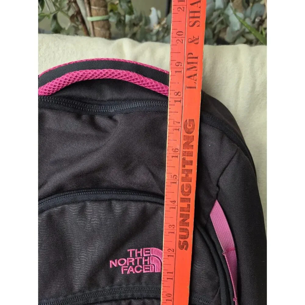THE NORTH FACE PIVOTER 27L LAPTOP BACKPACK BLACK PINK NF0A3VXD